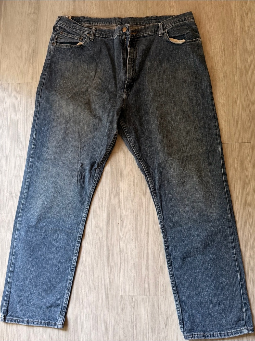 Men's Wrangler Blue Straight-Leg Jeans - Classic Casual Style